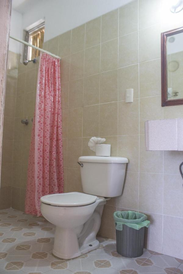 Hotel Casa Juanita Пуерто Ескондидо Екстериор снимка