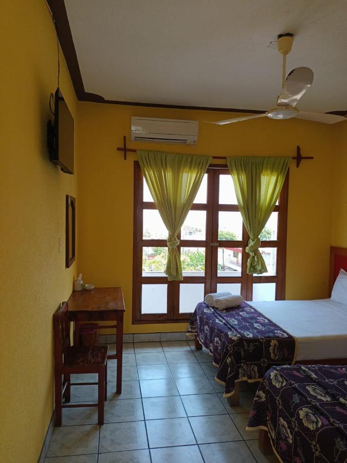 Hotel Casa Juanita Пуерто Ескондидо Екстериор снимка