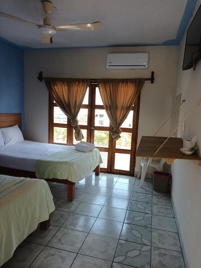 Hotel Casa Juanita Пуерто Ескондидо Екстериор снимка